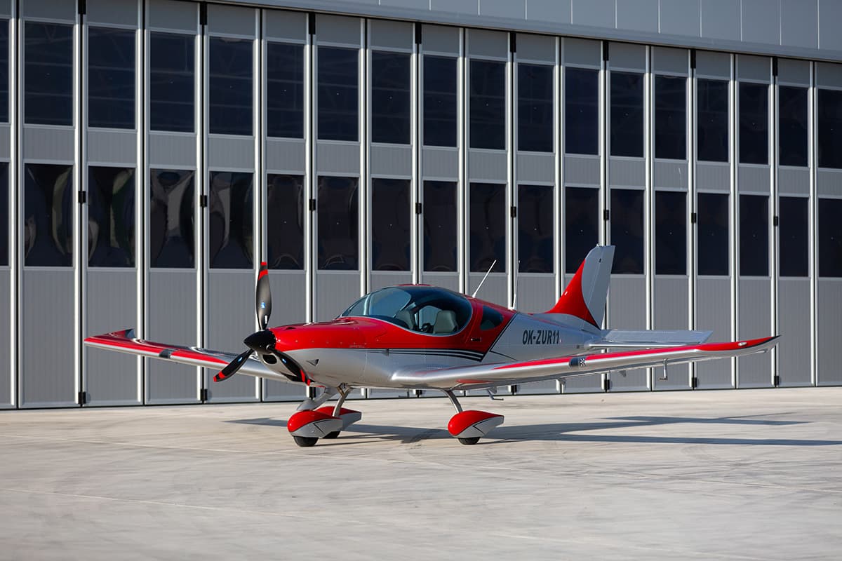 Red Bristell Classic side profile on the apron
